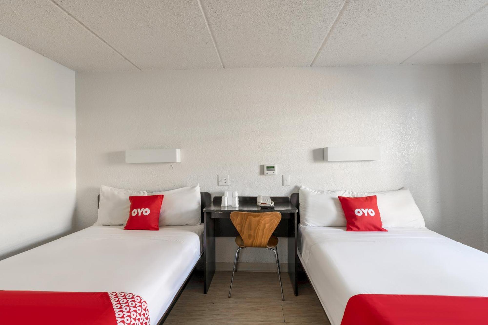 Oyo Hotel Houston Katy Freeway Екстер'єр фото