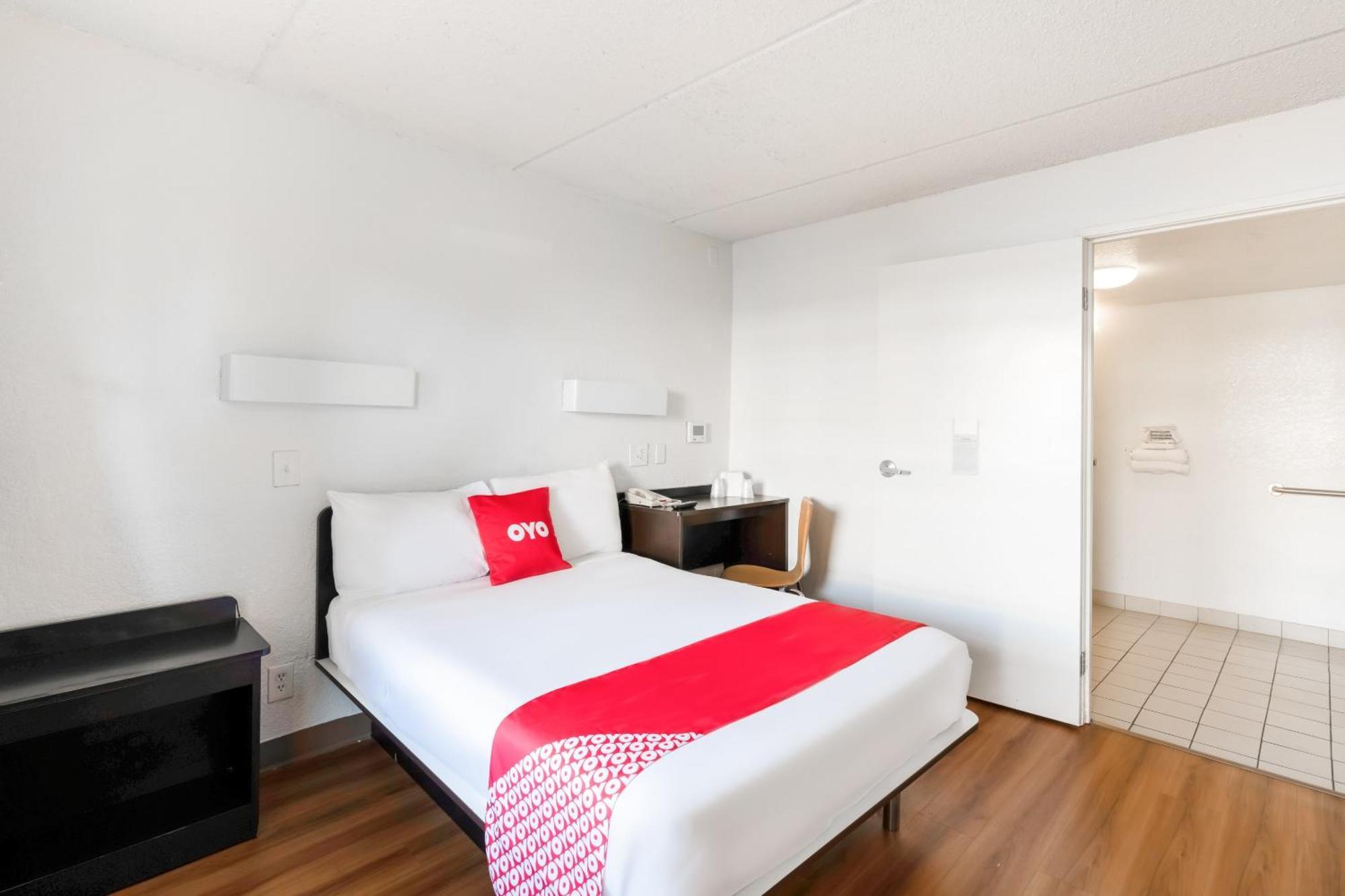 Oyo Hotel Houston Katy Freeway Екстер'єр фото