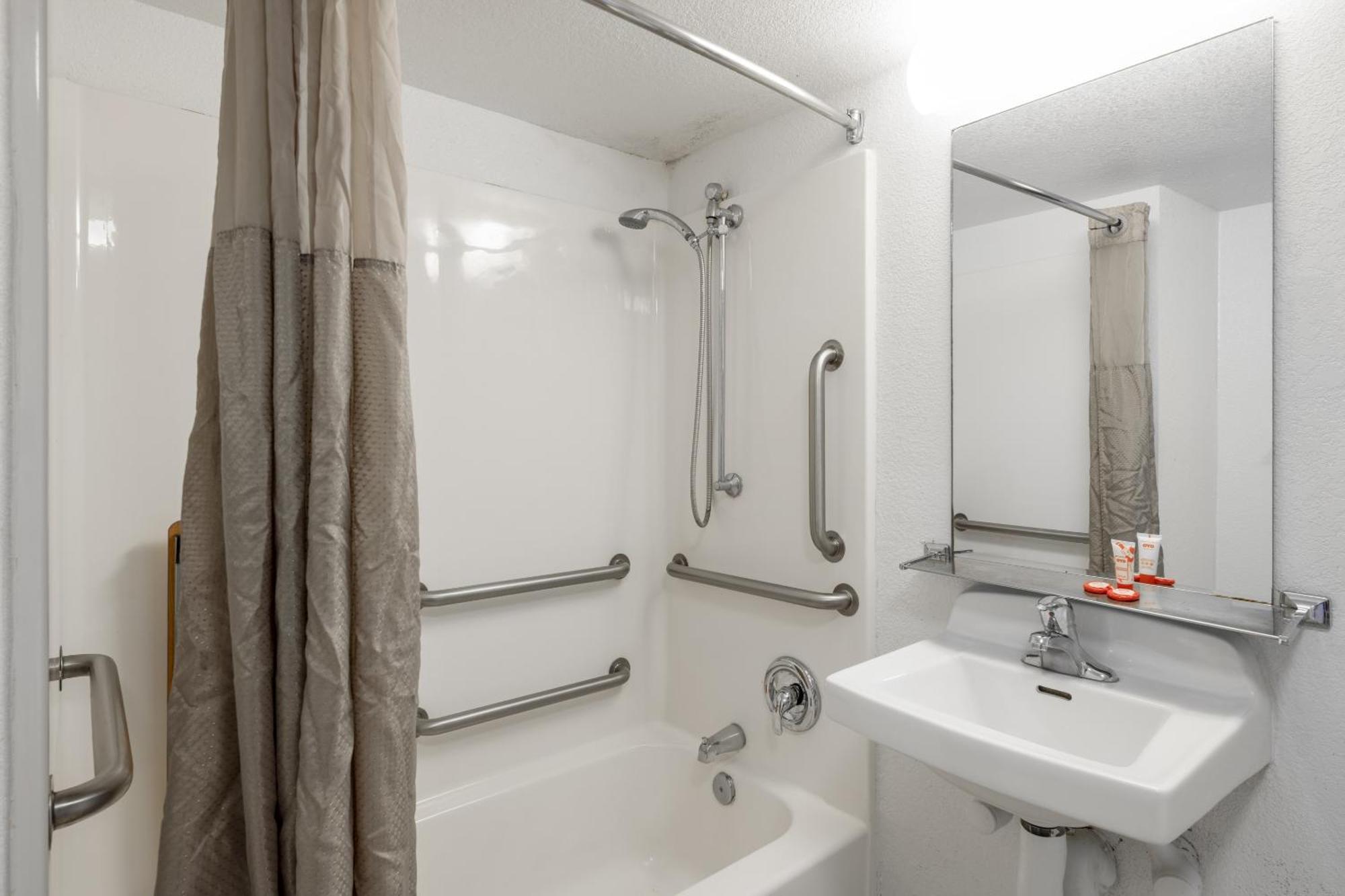 Oyo Hotel Houston Katy Freeway Екстер'єр фото